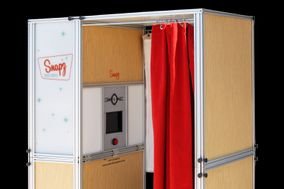 Snapz Studio Snapz Photo Booth - Canada Wedding Guide
