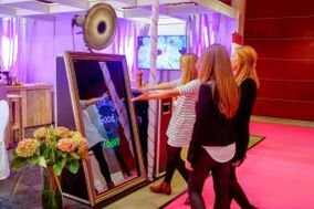 Studio76 Booth - Canada Wedding Guide